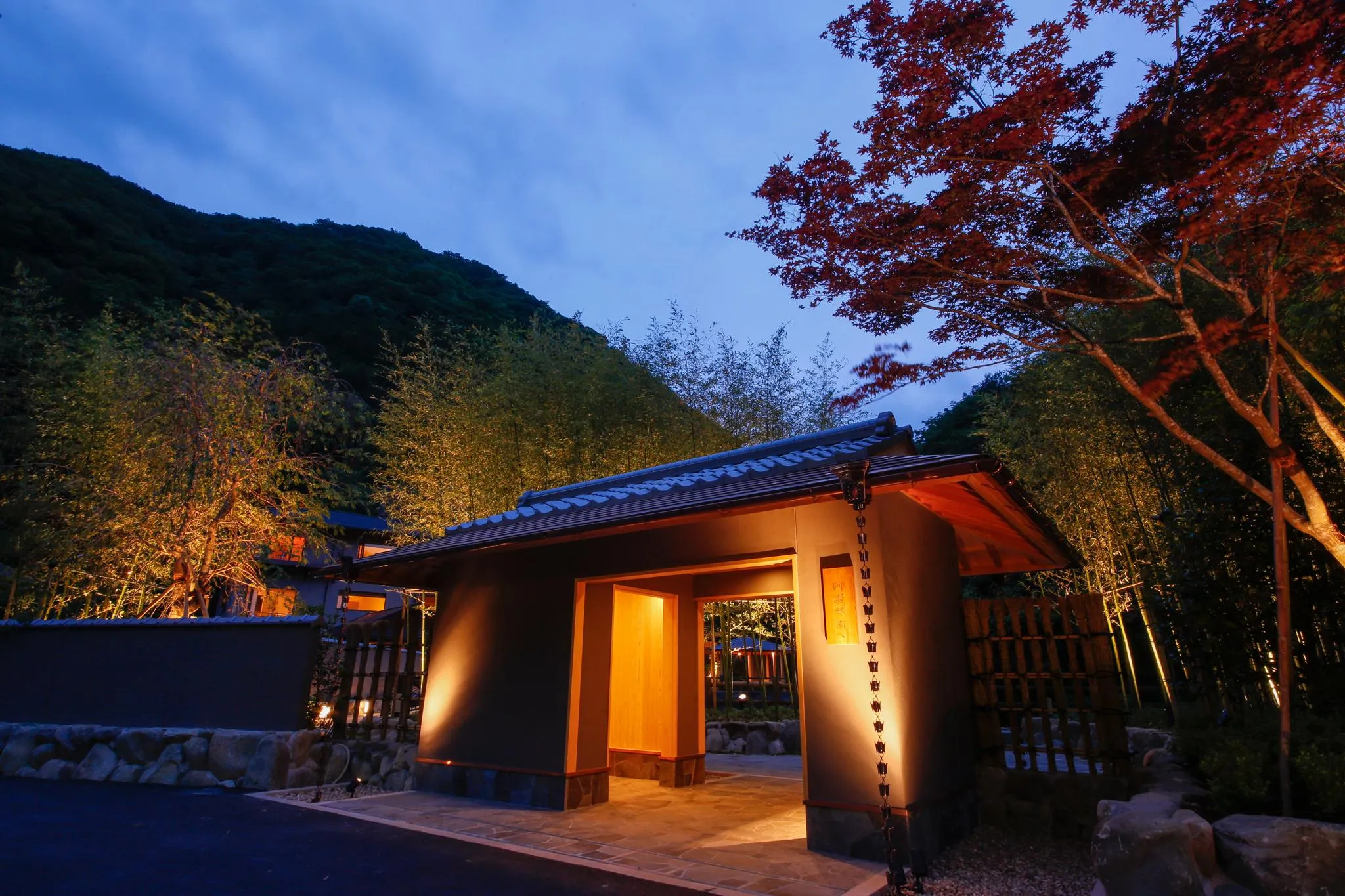 湯山荘 阿讃琴南
